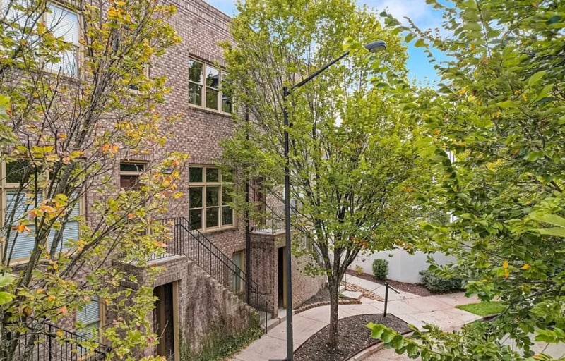 Building Photo - 947 N Ormewood Park Dr SE