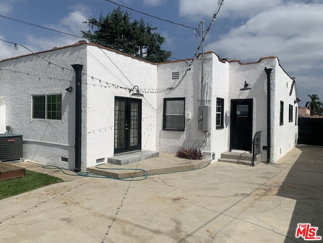 Building Photo - 2032 W 80th St