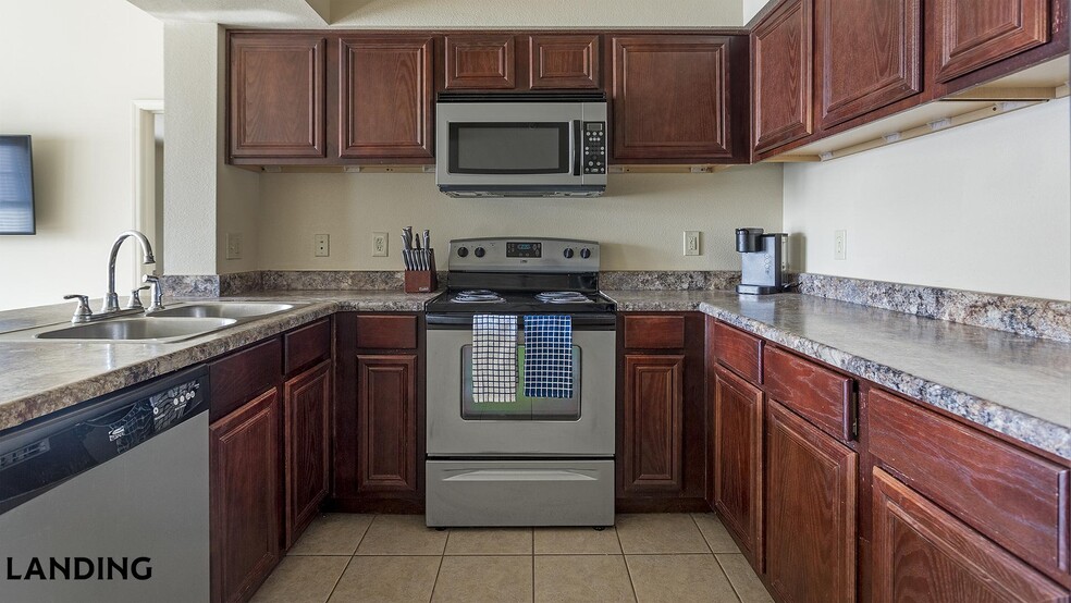 Building Photo - 2700 N 7th St