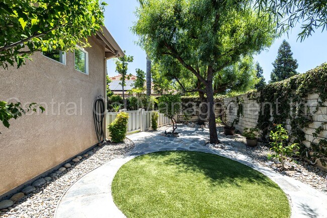 Building Photo - 3 Bedroom/2Bath Home the Greens at Seven O...
