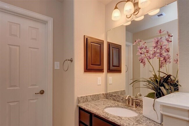 Building Photo - 3 Galleta Ct