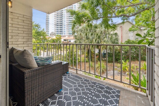 Building Photo - 3325 Bayshore Blvd