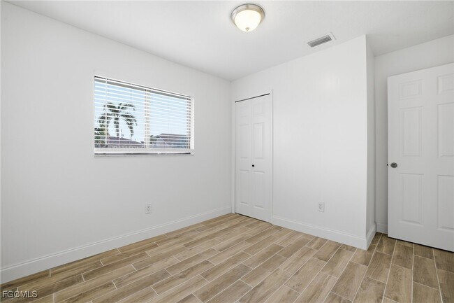 Building Photo - 1145 SW 44th Terrace