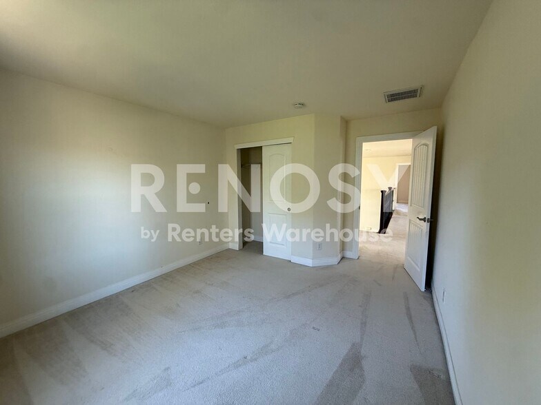 Building Photo - 5158 Silver Feather Cir