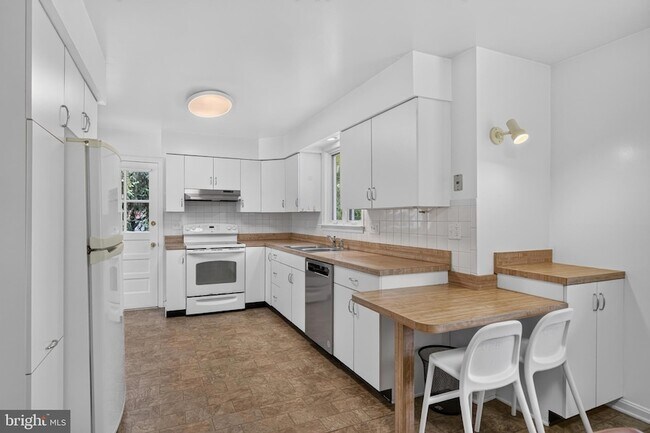 Building Photo - 3106 Hearthstone Rd