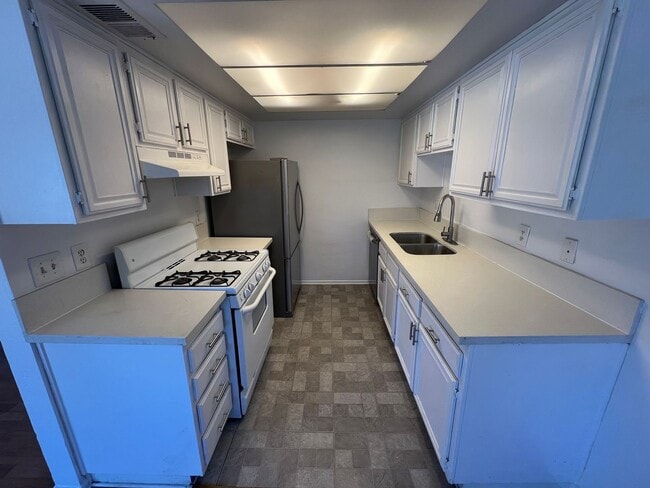 Building Photo - Coming Soon: Spacious 2-Bedroom Condo in a Gated Community Near Loma Linda University Medical Center