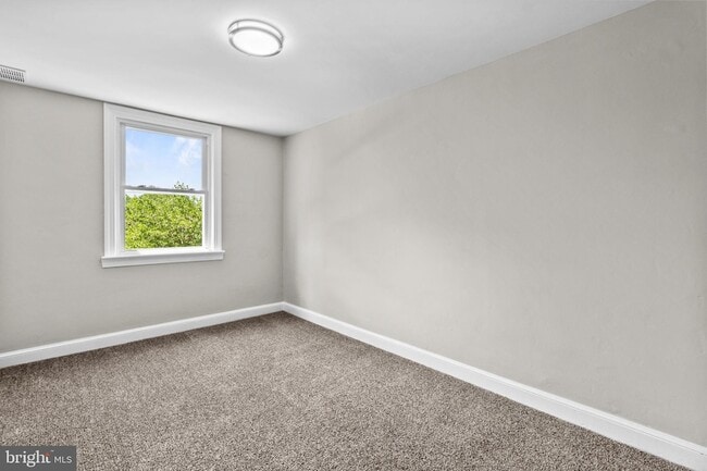 Building Photo - 1072 Tremont Dr
