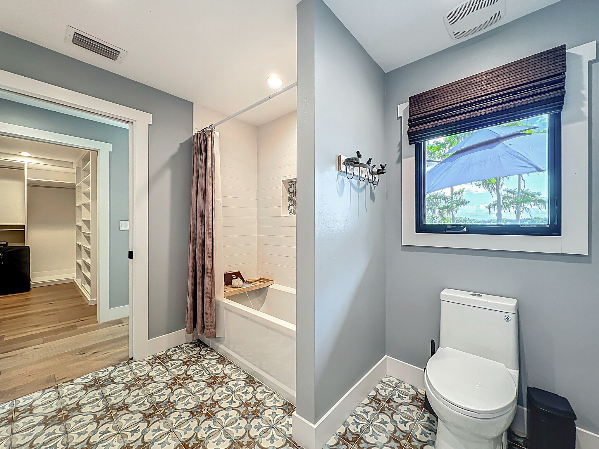 2nd Master En-Suite Bath - 281 Shell Pt E