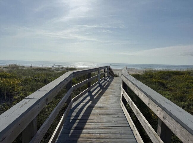 Building Photo - 890-A1A A1A Beach Blvd