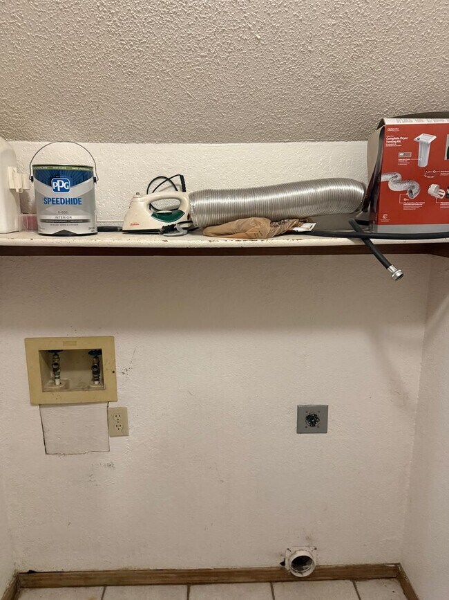 Building Photo - 1166 N Eagle Ln