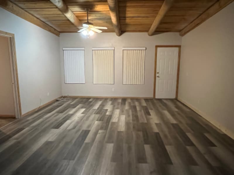 Building Photo - 2020 E Ambush St