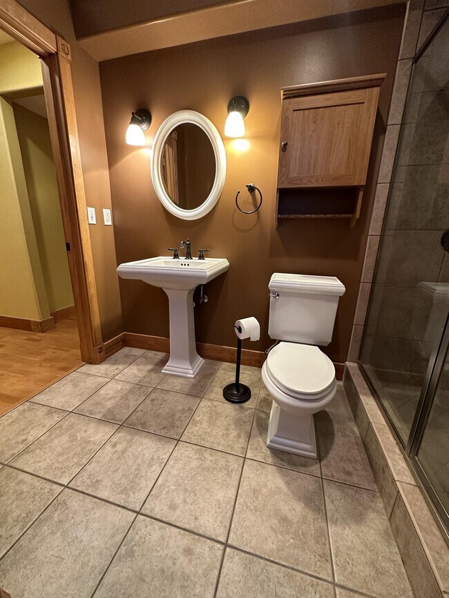 Building Photo - 113 Manilla Dr