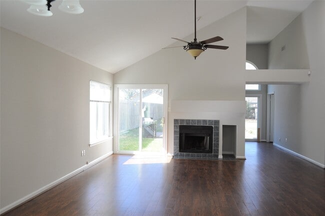 Building Photo - 8639 Sparkling Springs Dr