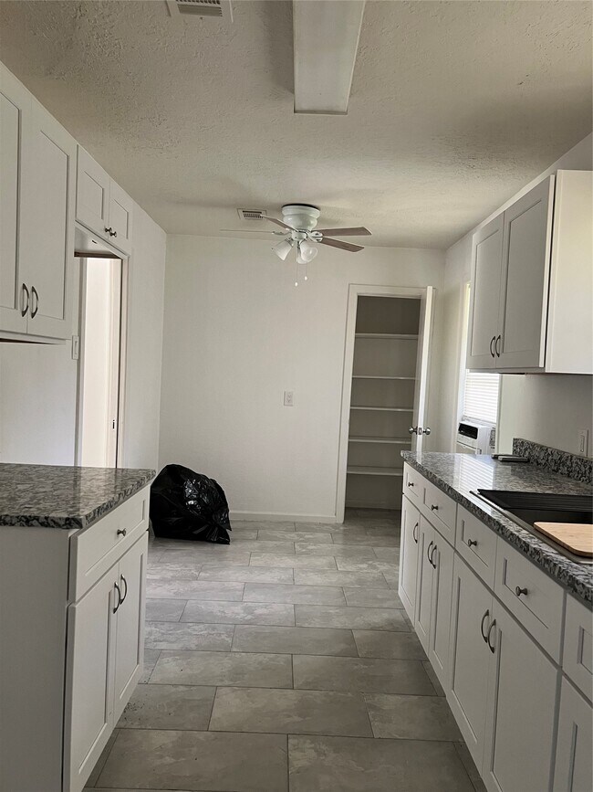 Building Photo - 4122 Madden Ln