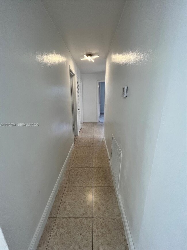 Building Photo - 2031 NW 30th Ave