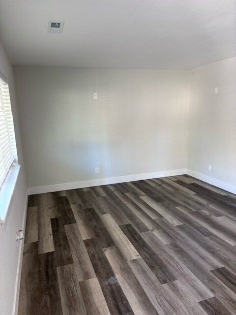 Building Photo - 1724 Kennedy Dr