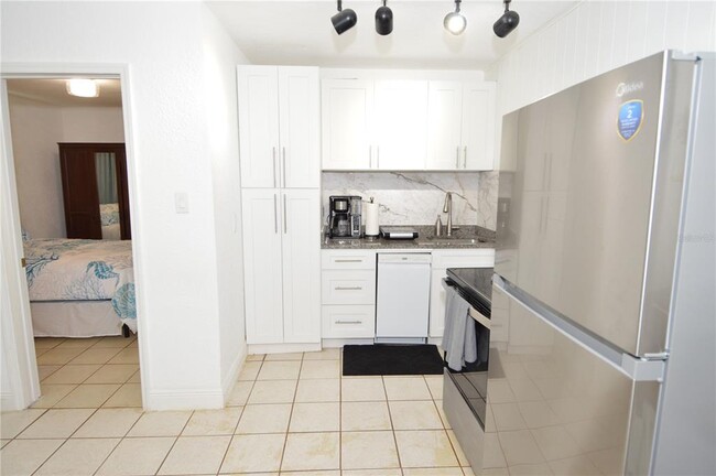 Building Photo - 156 146th Ave