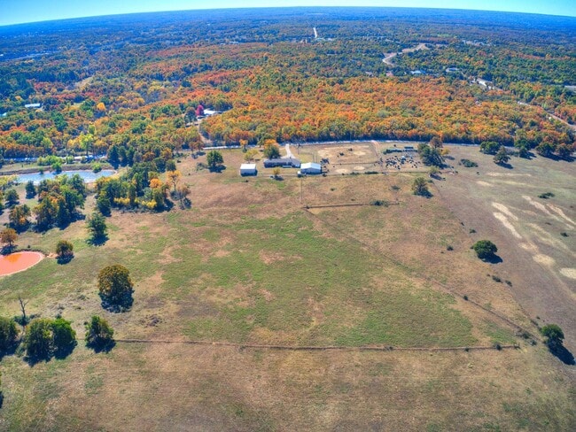 Building Photo - Beautiful 3 bed 2.5 bath home in the Country