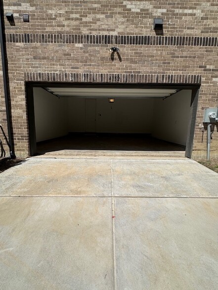 Building Photo - 4152 Kearsage Dr