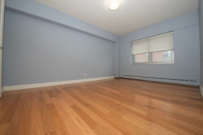 Building Photo - 4950 N Marine Dr