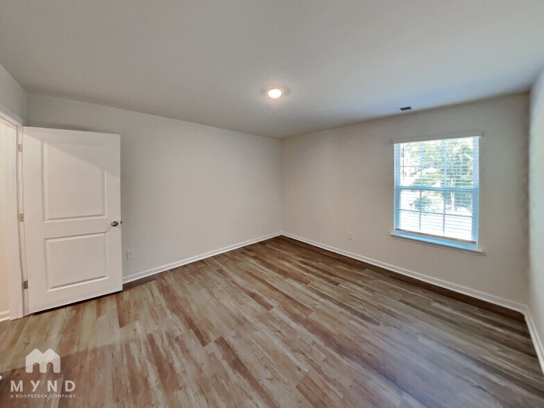 Building Photo - 2331 Mdw Strm Dr