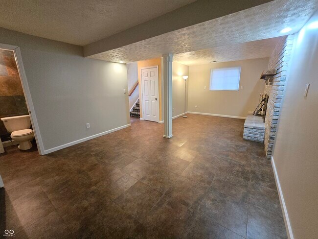 Building Photo - 7620 Snowflake Dr