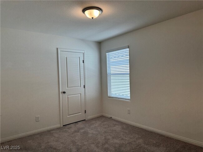 Building Photo - 7006 Sylmar Ave