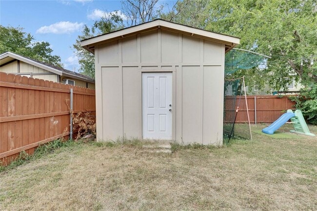 Building Photo - 6612 Piedras Blanco Dr