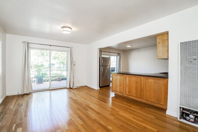 Building Photo - 432 33rd St