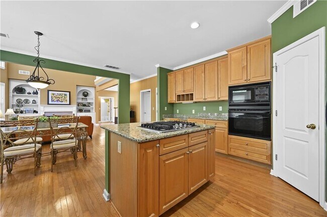 Building Photo - 3945 Summit Gate Dr