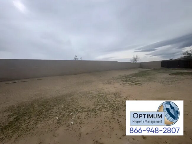 Building Photo - Spacious 4-Bedroom Home with Fireplace & Large Backyard