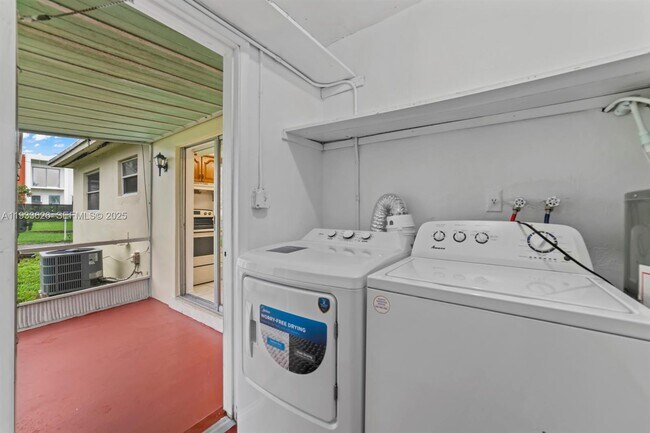 Building Photo - 72 NW 162nd St