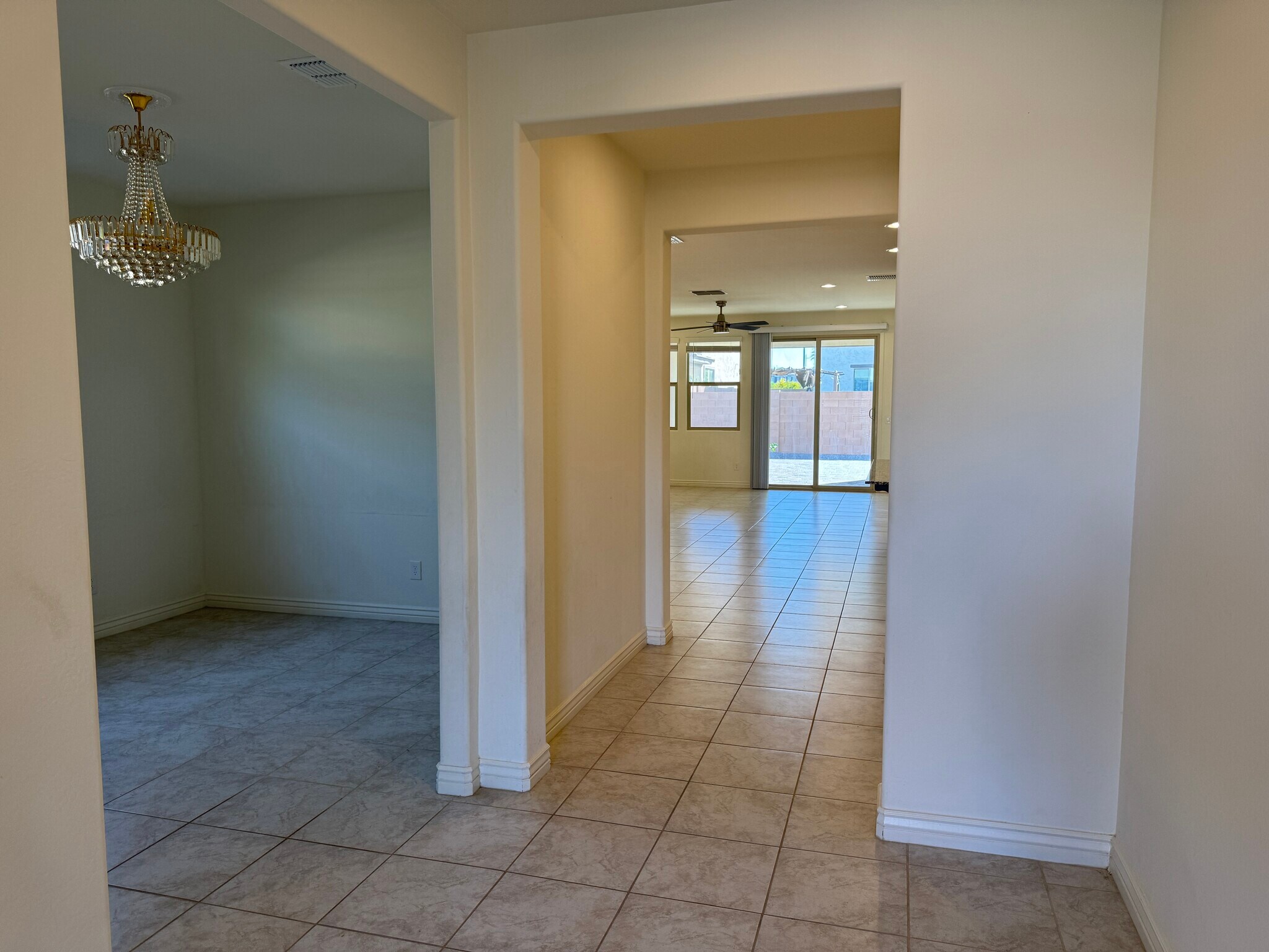 Building Photo - 9431 E Static Ave