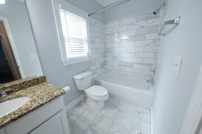 Building Photo - 964 Hank Aaron Dr SE