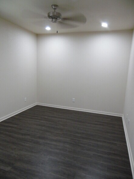 Building Photo - 301 W Panther Way