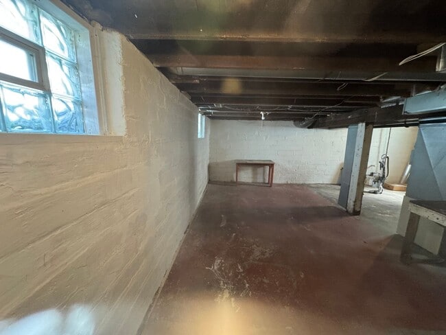 Building Photo - Gorgeous 3 Bedroom UPDATED Single Family Home