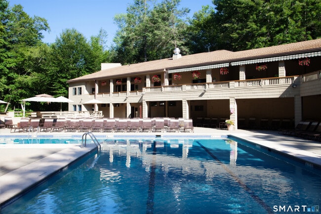 Building Photo - 290 Cliffside Dr