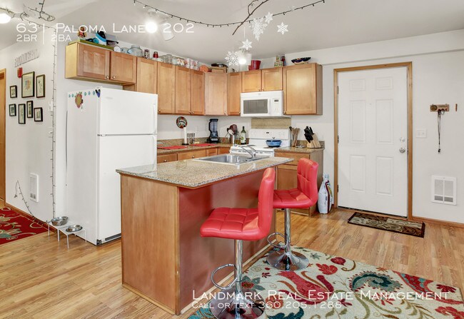 Building Photo - 631 Paloma Ln