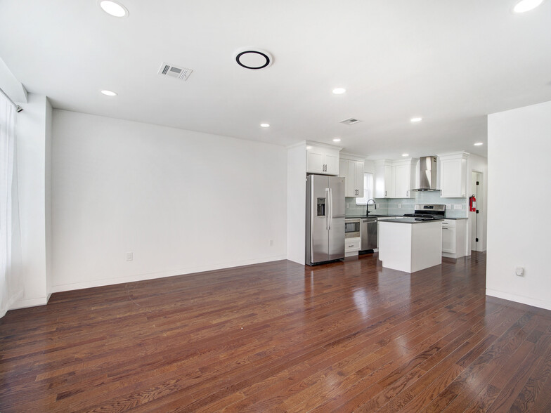 Building Photo - 8310 Newkirk Ave