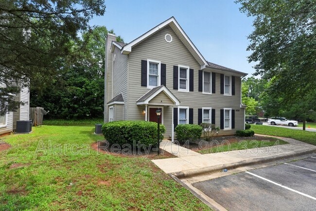 Building Photo - 3134 Driftwood Dr