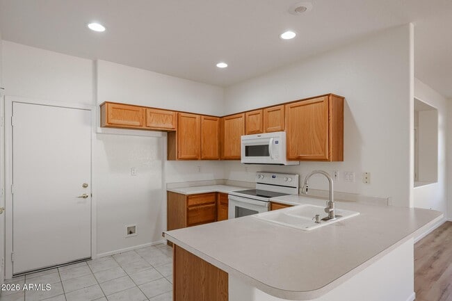 Building Photo - 16149 W Quail Creek Ln