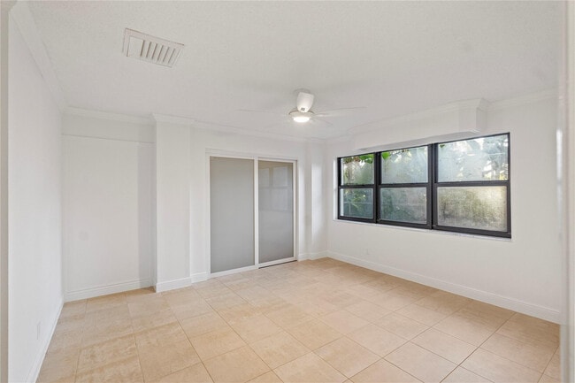 Building Photo - 5100 N Ocean Blvd