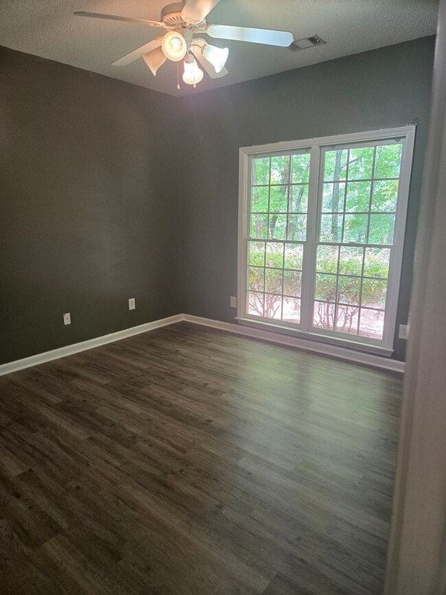 Building Photo - FOR RENT in HARRIS COUNTY with SWIMMING POOL! Available July 1st
