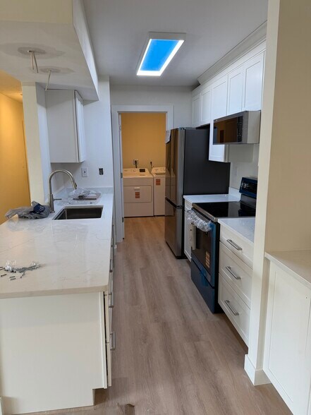 Building Photo - 120 Creekwood Dr