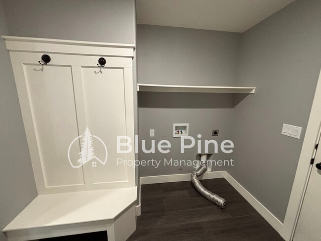 Building Photo - 6879 Bedford Ave