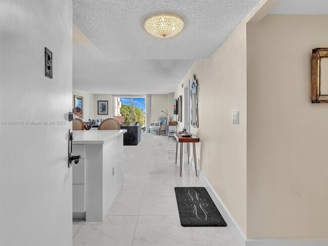Building Photo - 1865 S Ocean Dr