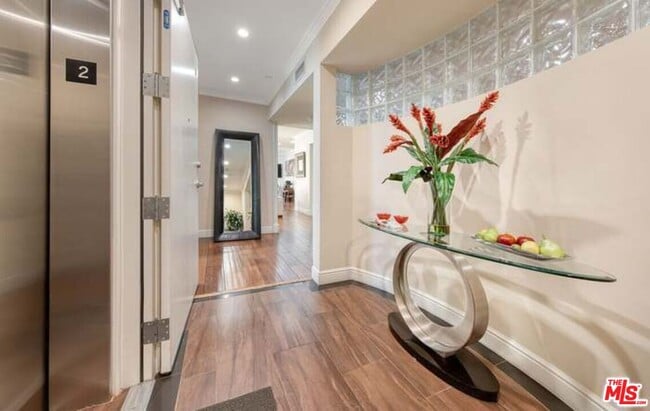 Building Photo - 918 S Wooster St