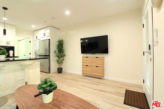 Building Photo - 345 Huntley Dr