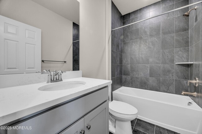 Building Photo - 16 Barton Ave