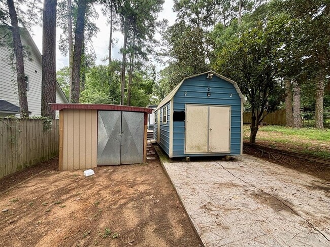 Building Photo - 13405 Commander Cir
